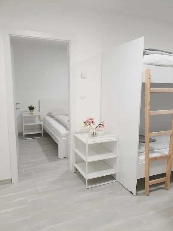 Betariel'Com Westbahnhof R Apartment Vienna Austria