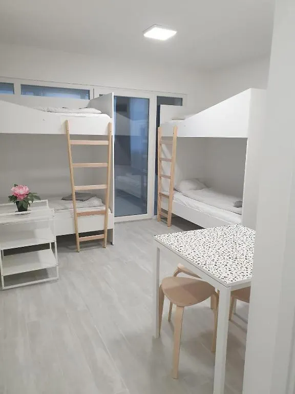 Betariel'Com Westbahnhof R Apartment Vienna 0*,
